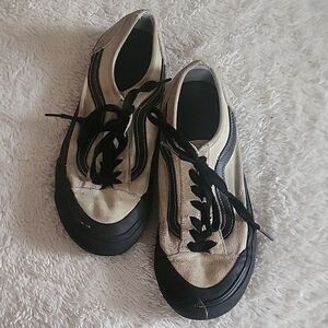 Women’s Casual Canvas Lace-Up Sneakers in Cream and Black